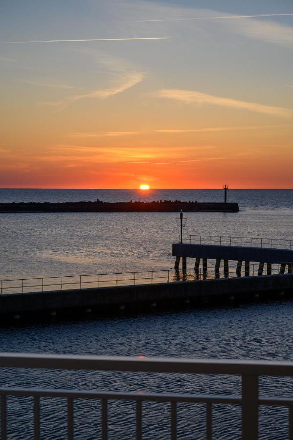 Sunset Boulevard 1 Apt 9 Bulwar Zachodzacego Slonca 1 W Marina Royale Darlowko Bagian luar foto